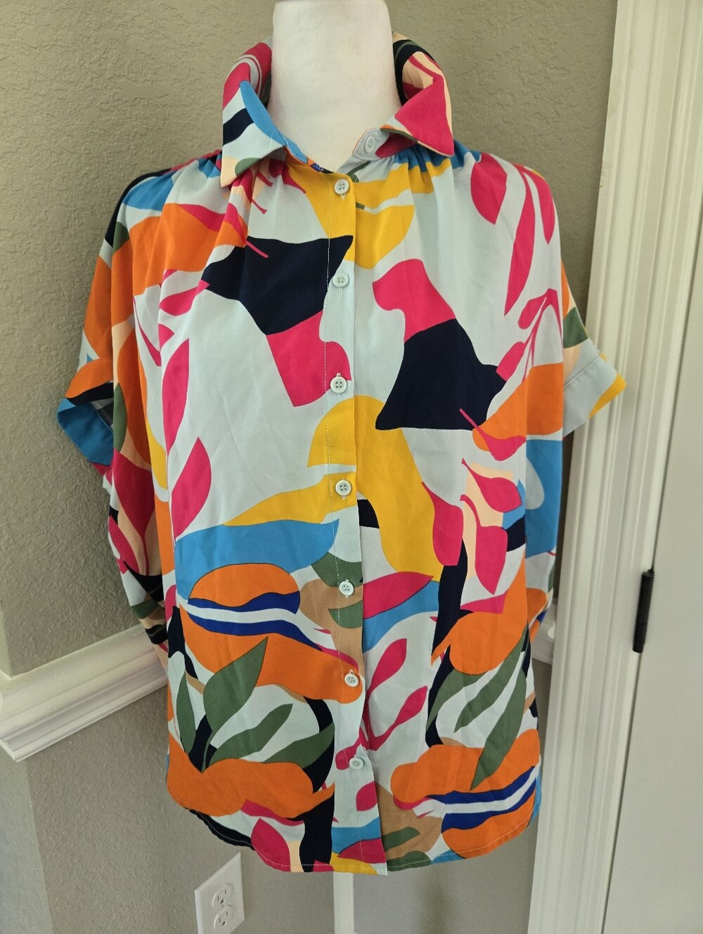 JODIFL abstract Colorful Top, Medium